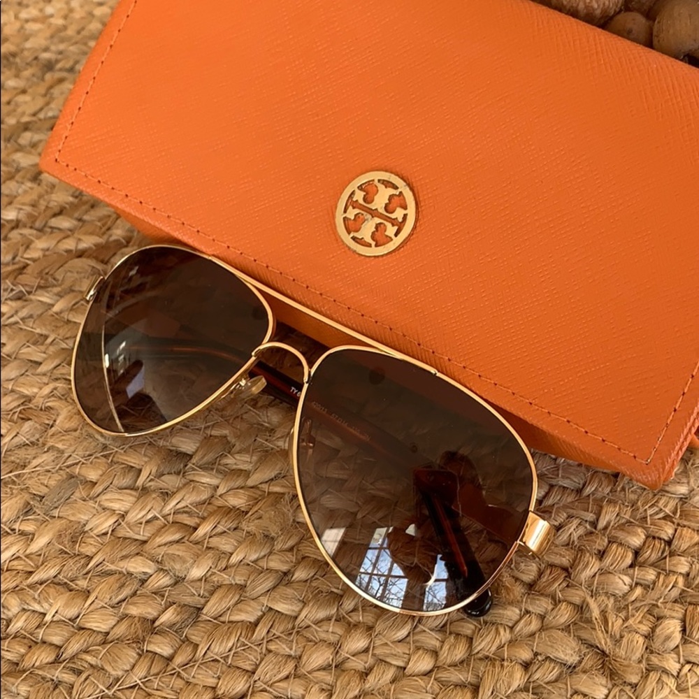 Tory Burch Aviator sunglasses